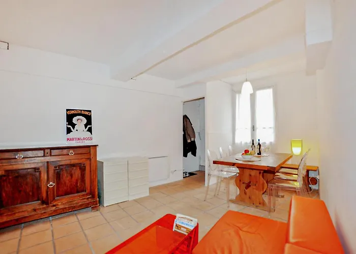 Hébergement de vacances 4 Bedroom Cozy In *