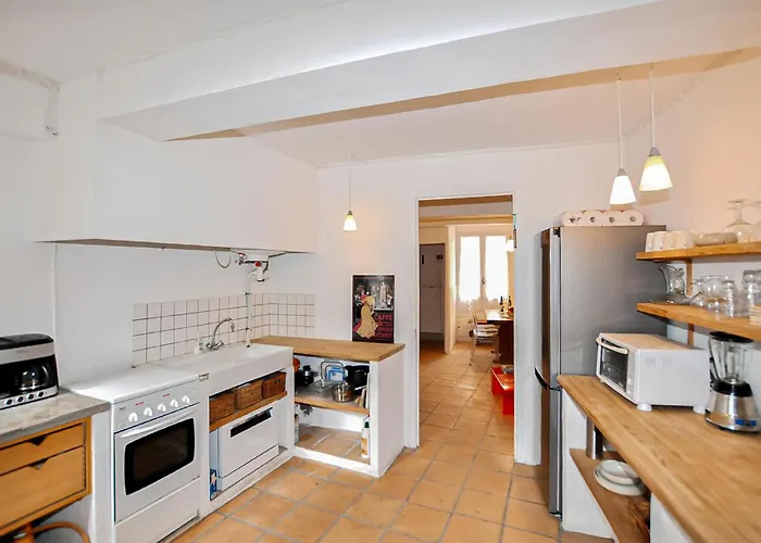 Hébergement de vacances 4 Bedroom Cozy In Palau-del-Vidre