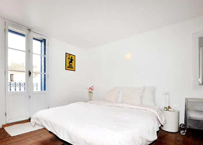 4 Bedroom Cozy In Hébergement de vacances *
