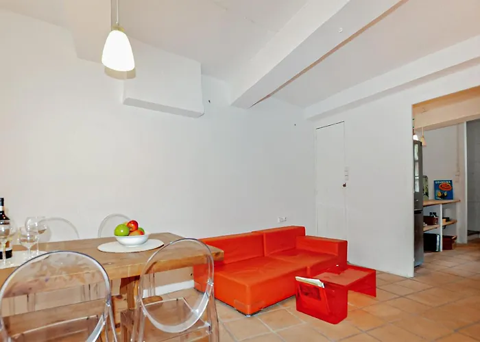 Hébergement de vacances 4 Bedroom Cozy In Palau-del-Vidre